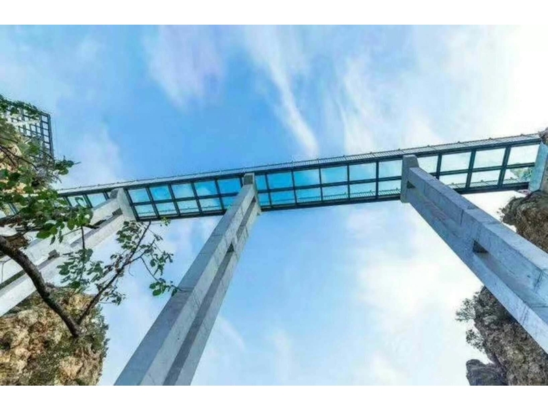 玻璃吊橋